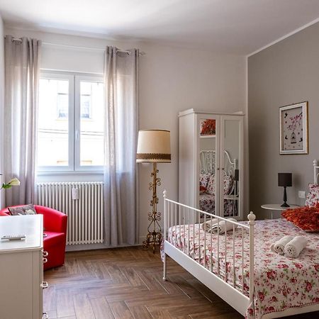 Villa Gold Maison à Ferrare Extérieur photo