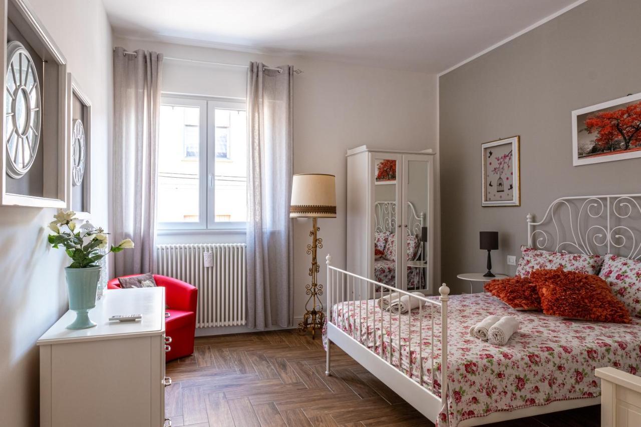 Villa Gold Maison à Ferrare Extérieur photo
